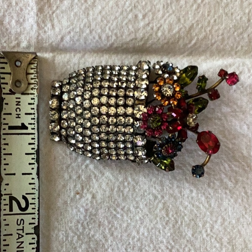 Dorothy Bauer Floral Basket Pin